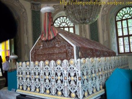 L'adoration du tombeau de Mohammed ...  - Page 2 Osman_gazi
