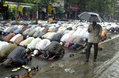 صور من صلاه المسلمين من جميع أنحاء العالم Image013-copy